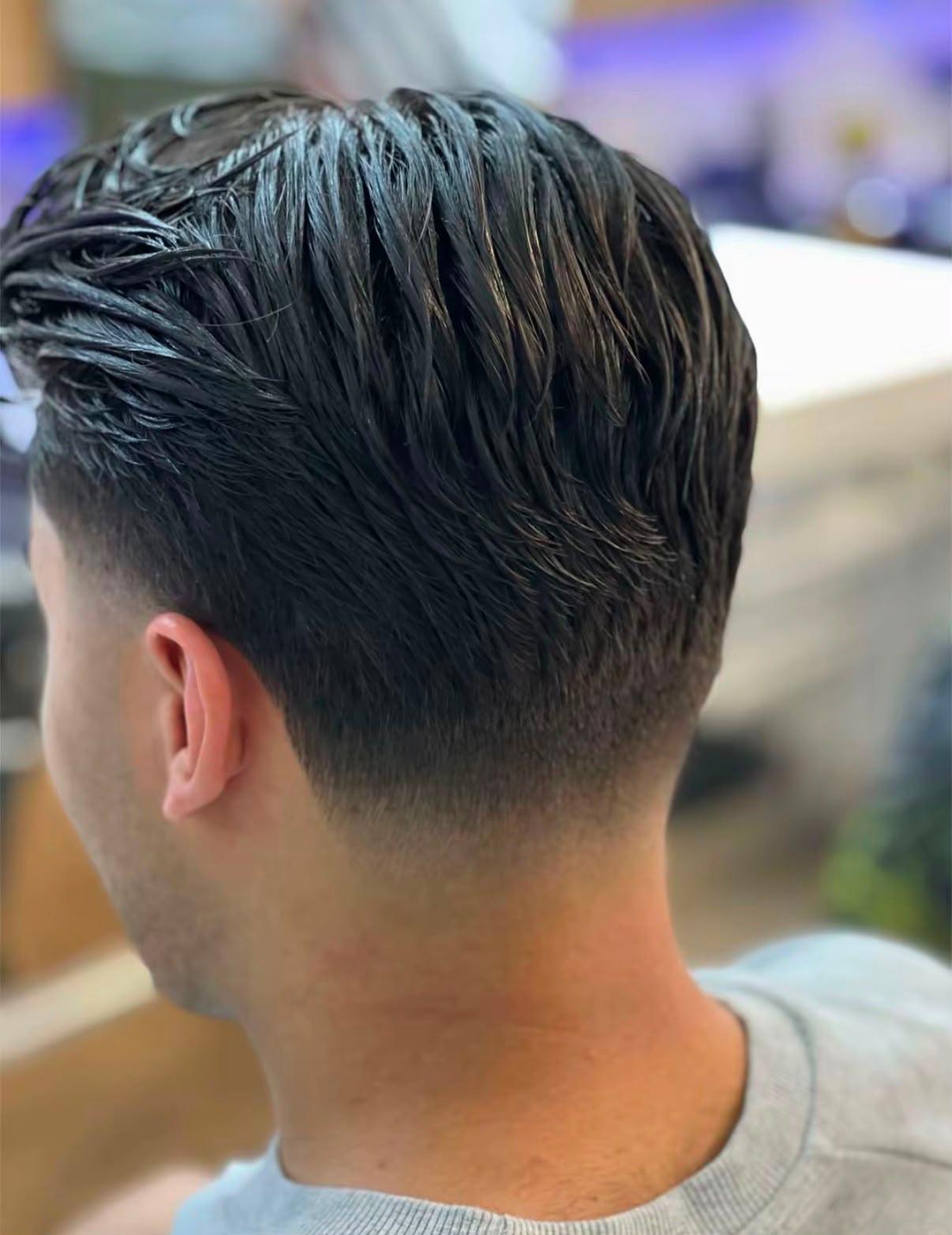 Klassischer Herrenhaarschnitt bei Delbrin Friseur Bremen